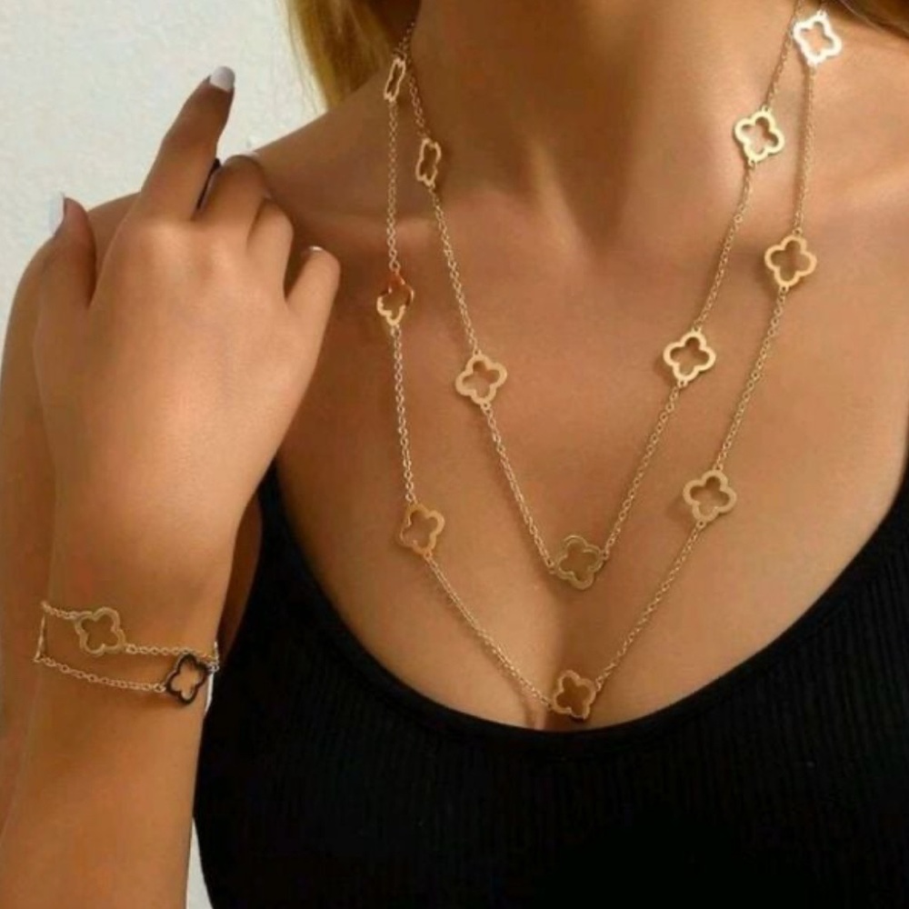 BNWOT Adornia Double Layer Gold Clover Necklace and Bracelet Set